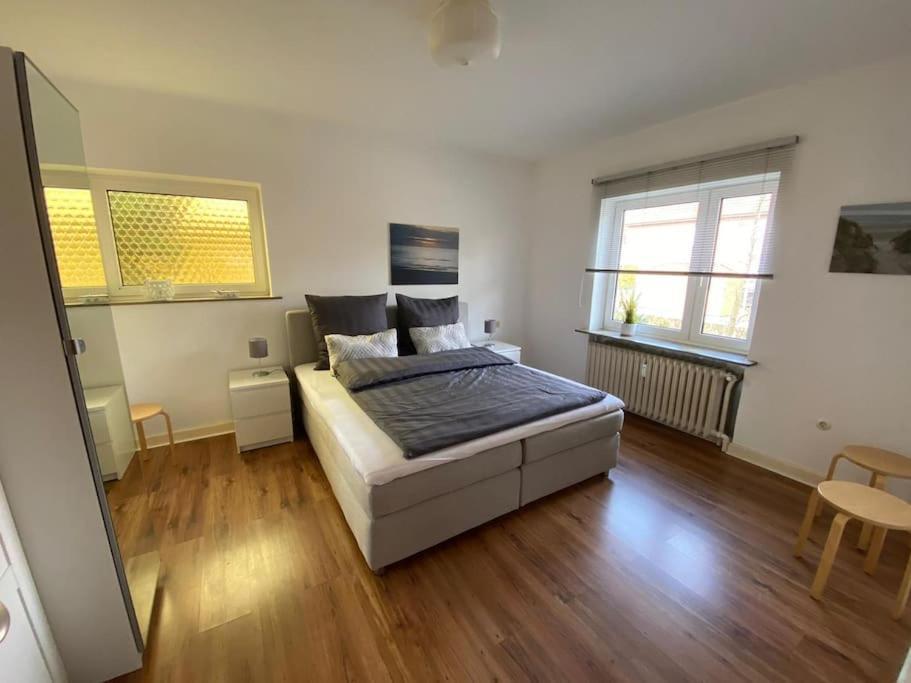 Feddersen Living Grosse Ferienwohnung - Garten - Terrasse - Smart Tv - Netflix Brunsbuttel Zewnętrze zdjęcie